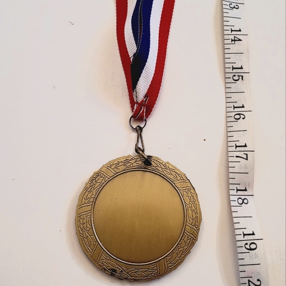Blank award medal - Picture 6 of 7